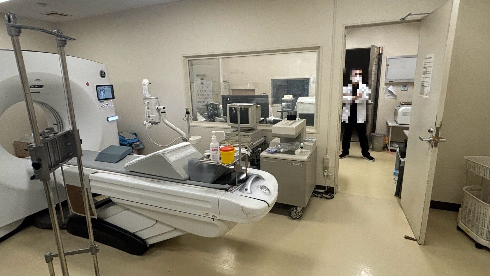 N病院の検査機器がある医療室